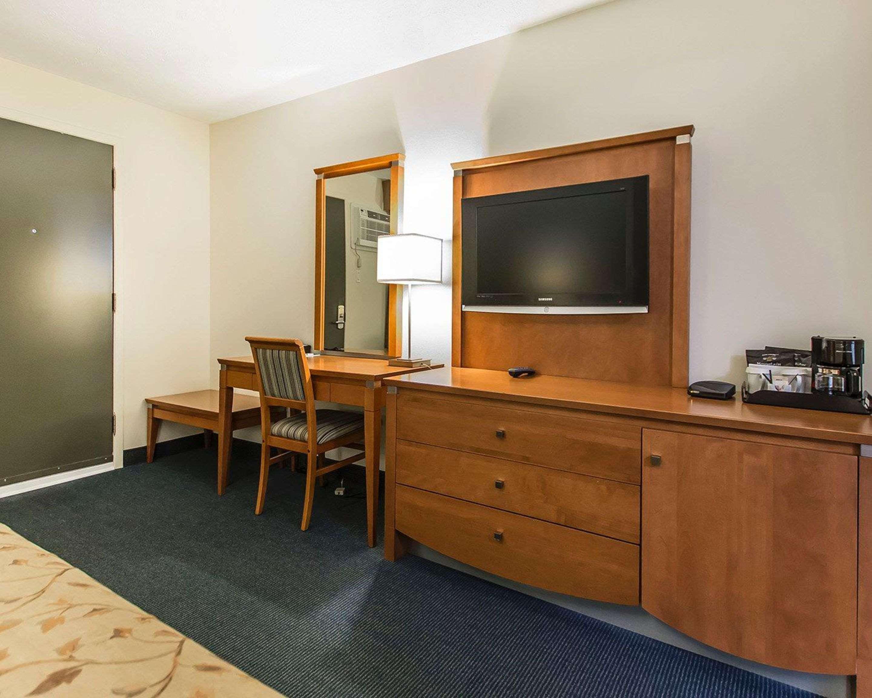 Quality Inn Rouyn-Noranda Extérieur photo