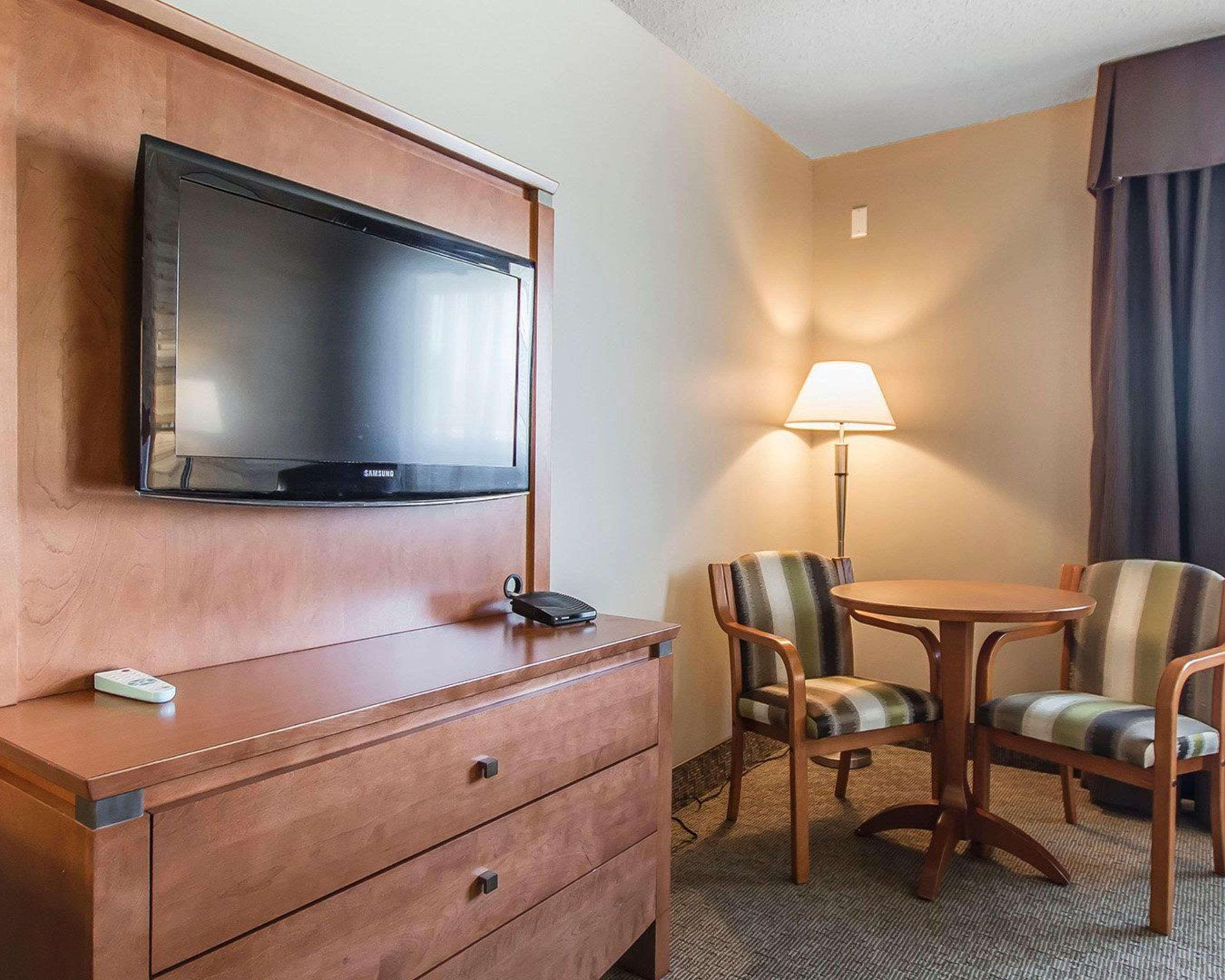Quality Inn Rouyn-Noranda Extérieur photo