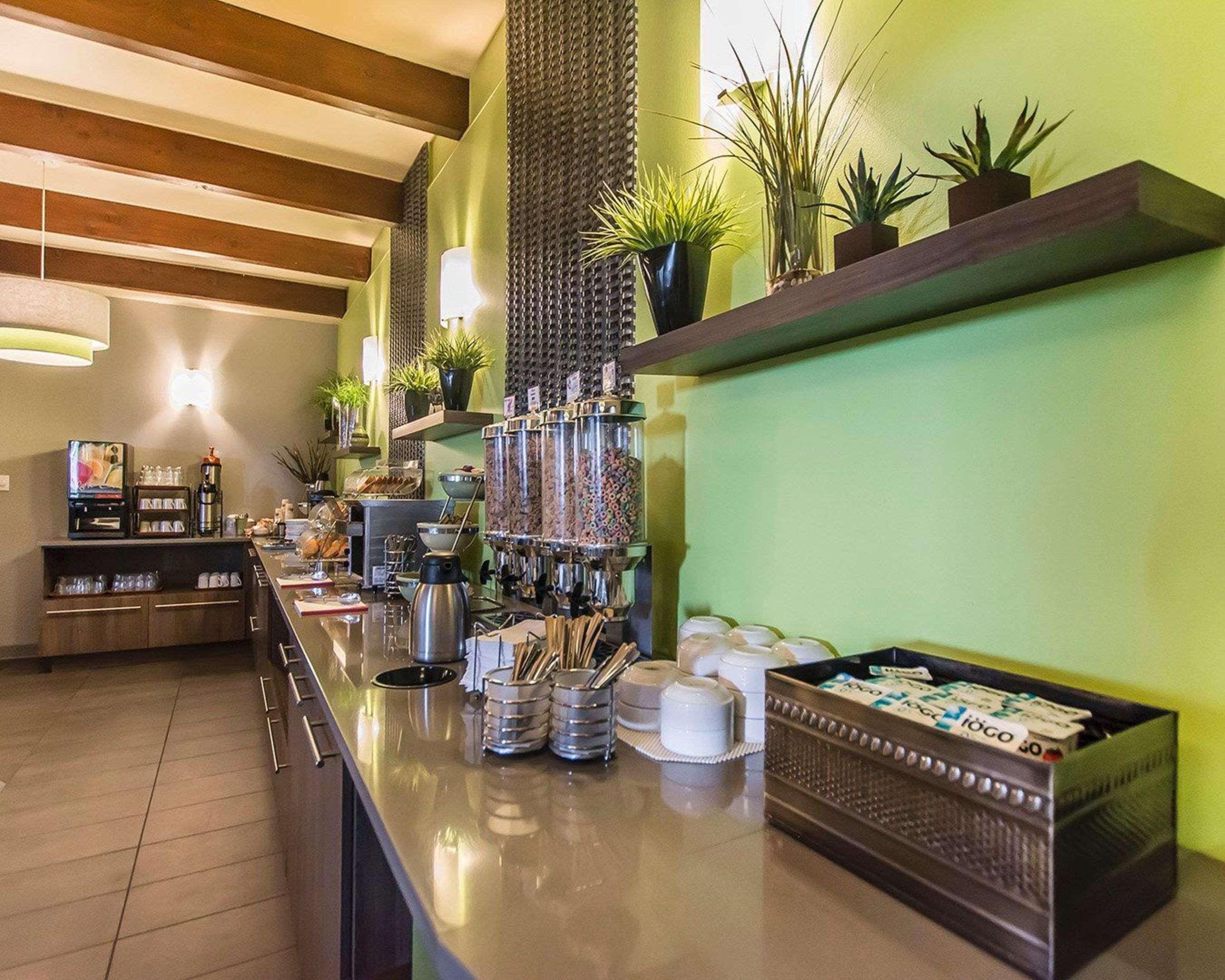Quality Inn Rouyn-Noranda Extérieur photo