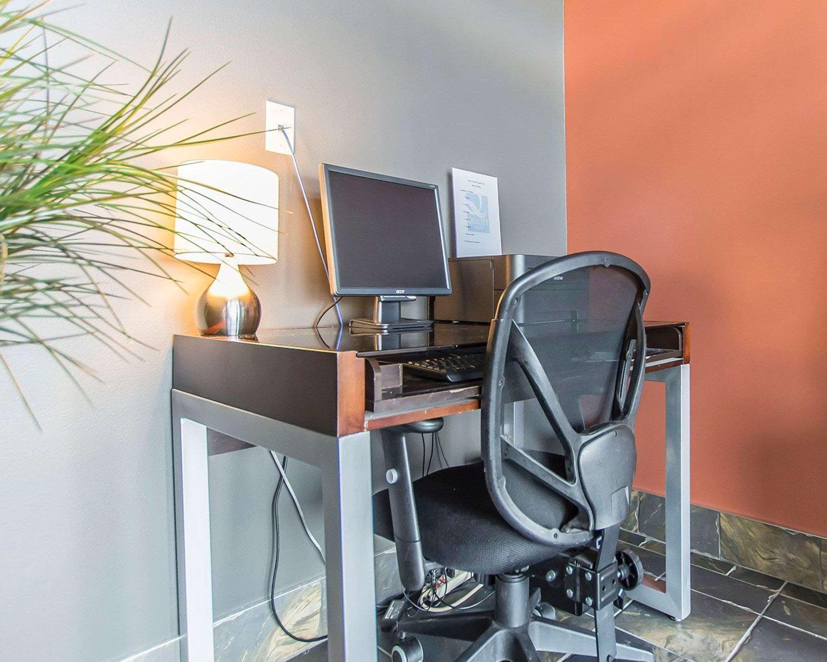 Quality Inn Rouyn-Noranda Extérieur photo