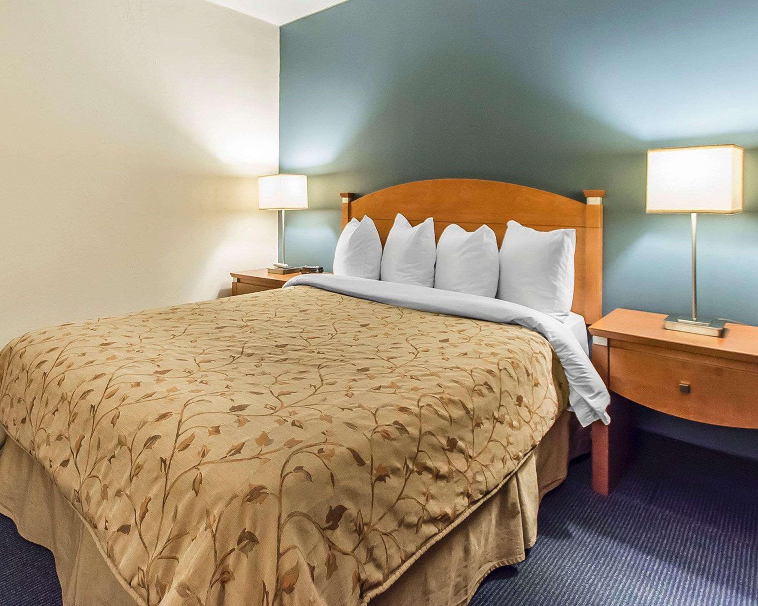 Quality Inn Rouyn-Noranda Extérieur photo