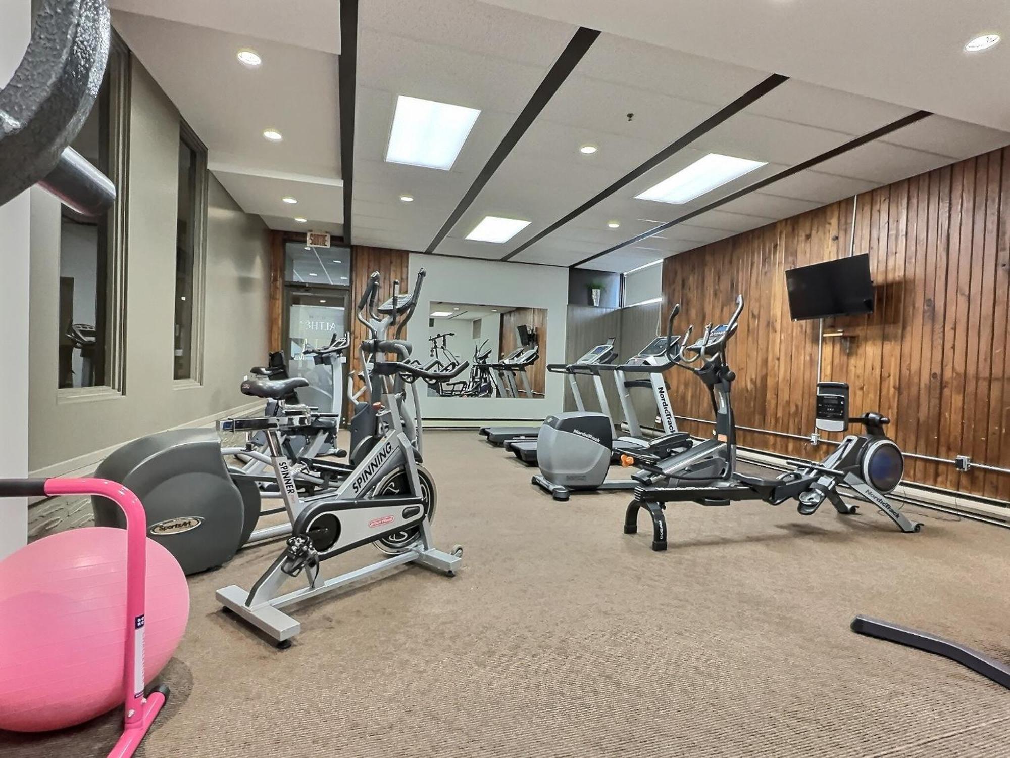 Quality Inn Rouyn-Noranda Extérieur photo